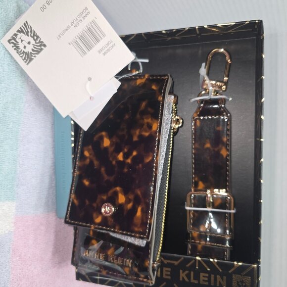Anne Klein Tortoise Card Case w/Charms, Flat Wristlet and Key Chain - Picture 8 of 11